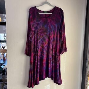 Elegant Tie-Dye Tunic Top